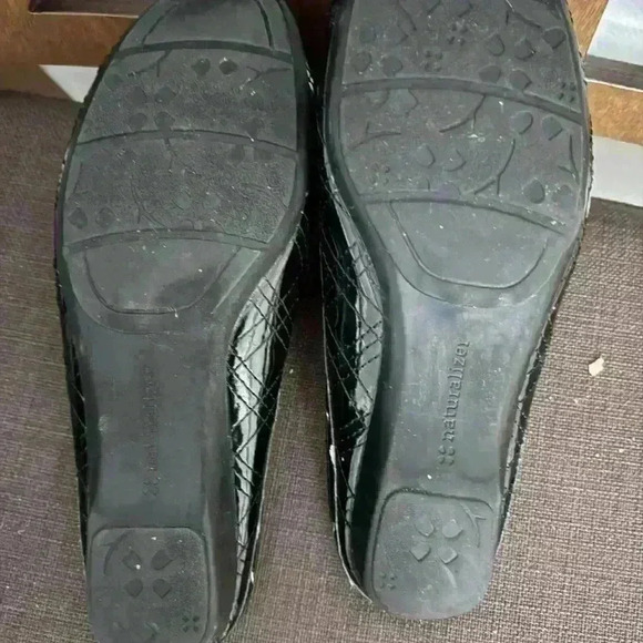 Naturalizer "Gossip" Quilted Mules Black Loafers Women's Size 10M - Picture 11 of 12